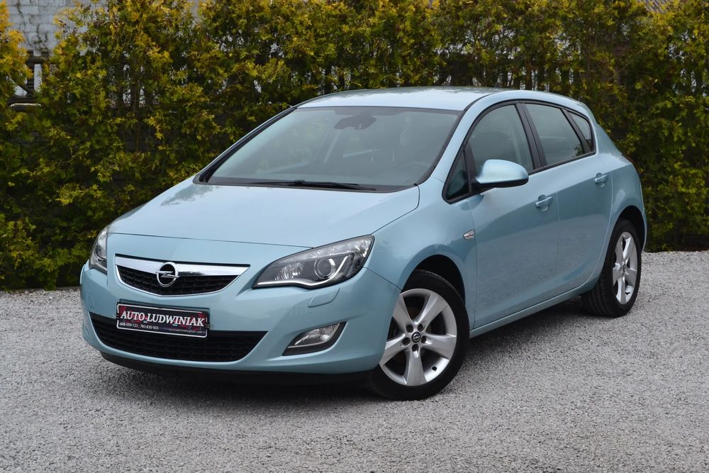 Opel Astra J 1.4 EcoFLEX Design Edition 2010