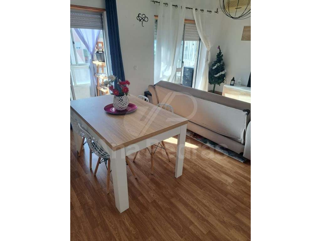 Vende-se T2 com excelente área - 87 m² - Totalmente remodelado-13