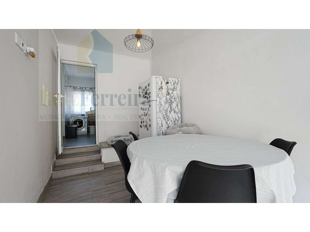 Moradia T2 com espaço exterior localizada junto à cidade de Torres ...-5