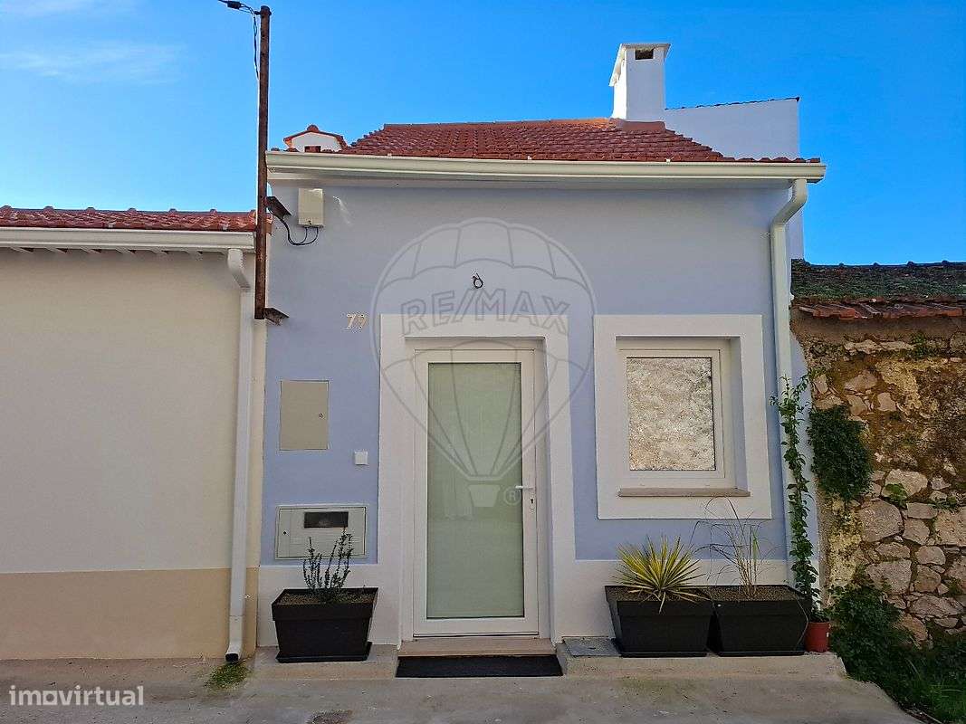 Moradia T2 para venda - Grande imagem: 1/12