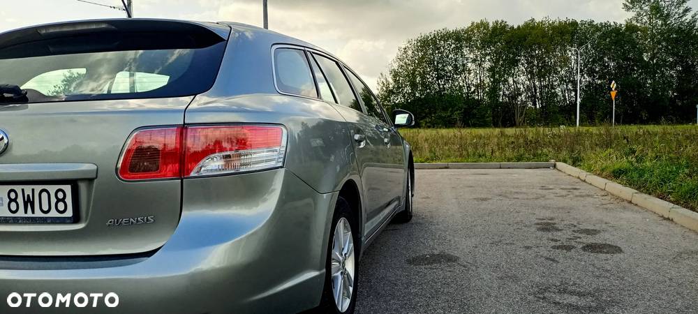 Toyota Avensis 2.0 D-4D Luna - 8