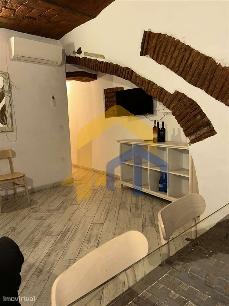 🏡 Moradia Térrea em Banda T2 no Centro de Estremoz-43