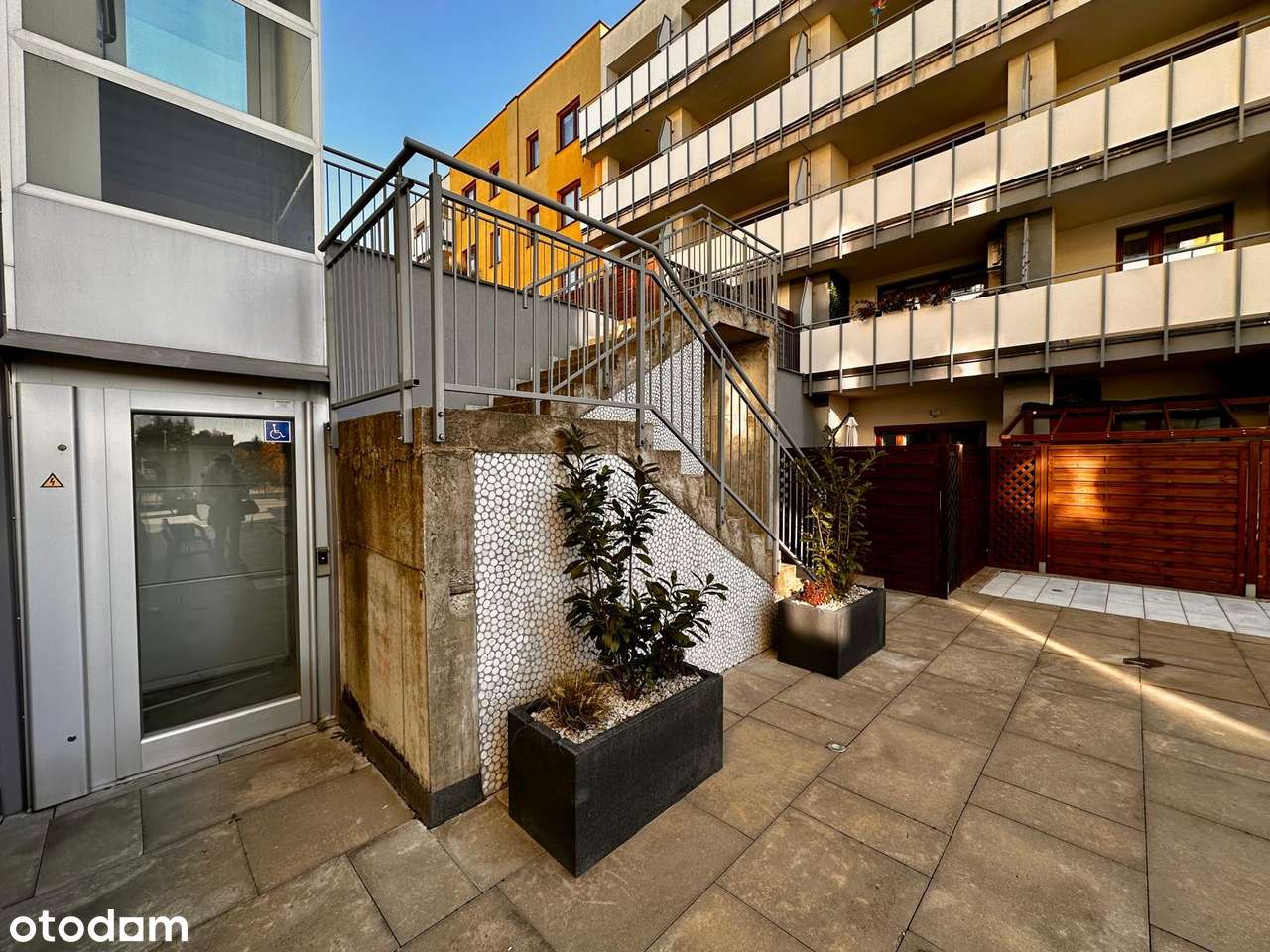 NOWE BUDOWNICTWO z Dużym OGRÓDKIEM 25 m kw - Pełny obrazek: 1/13