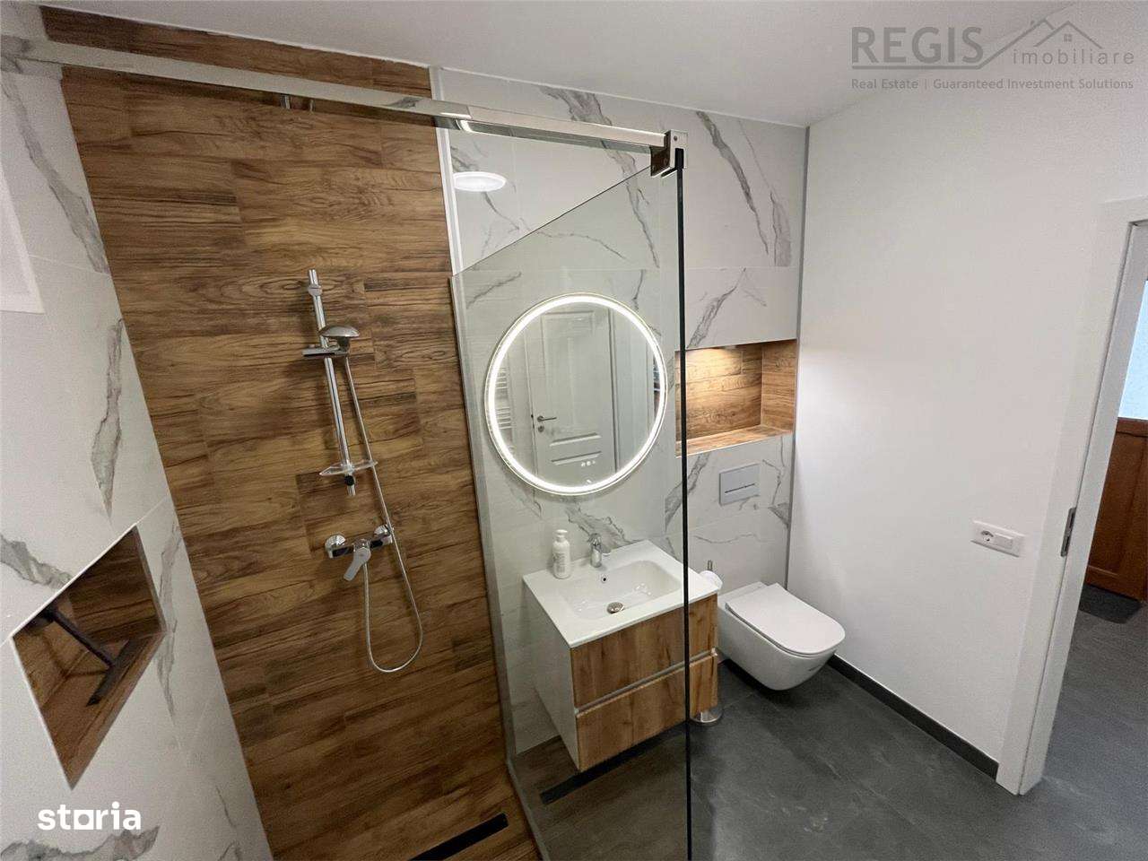 Casa Curte generoasa 3 Camere, Centrul Civic - Imagine principală: 5/13