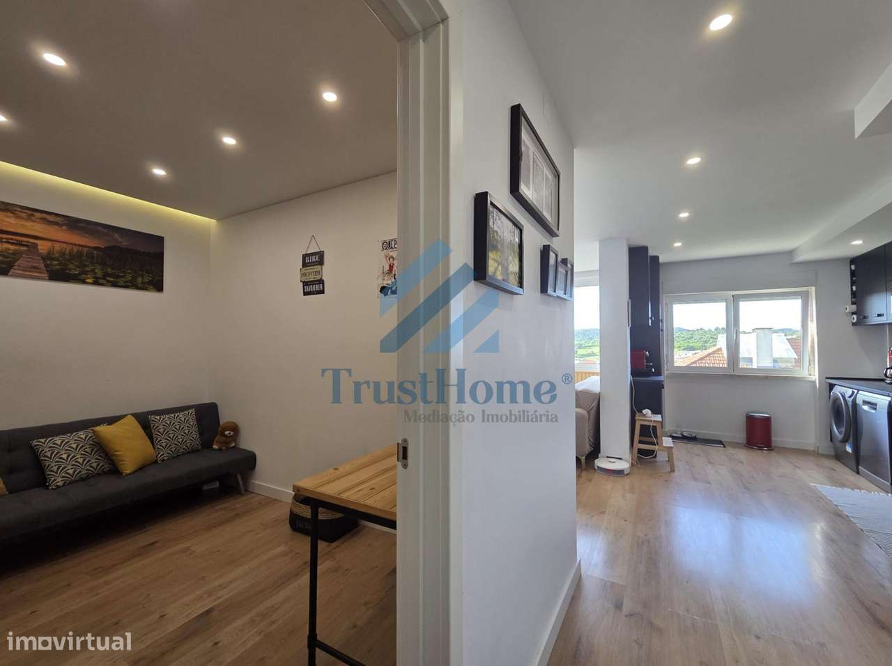 T1+1 totalmente remodelado e arrecadação com 23,5m2 e vista...-6