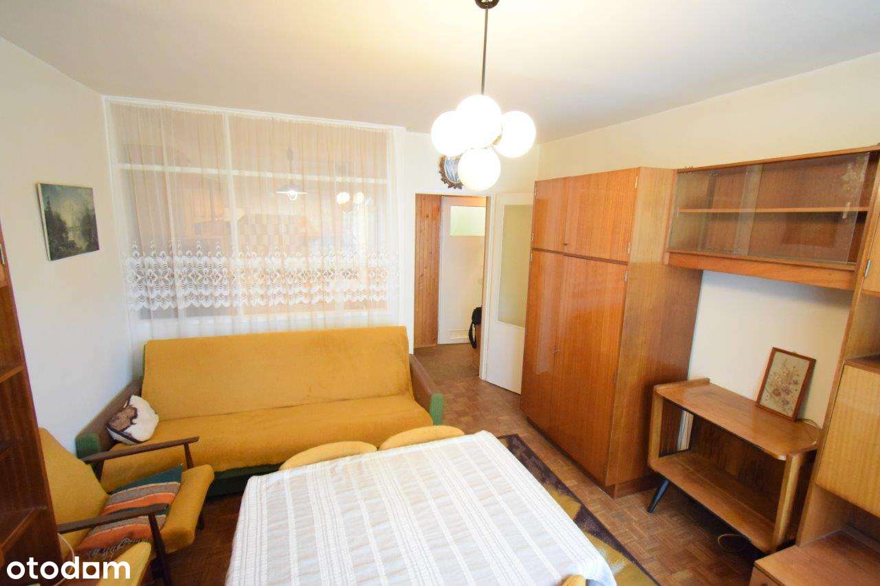2 pokoje, 1 piętro, w pobliżu kolejka WKD-1