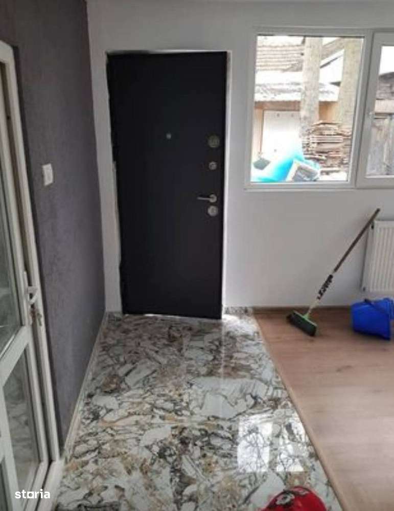 Casa cu potential in Mehala- 2 camere- curte comuna- extindere - Imagine principală: 5/5