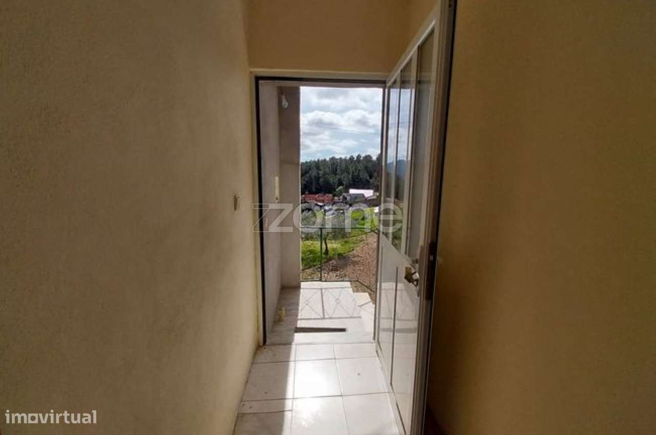Moradia T3 para venda na pacata Aldeia do Castelo em Jou Murça. - Grande imagem: 4/58