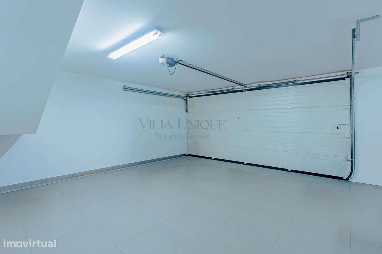 Moradia T4 Moderna com 3 Suítes em Terreno de 460m2-30