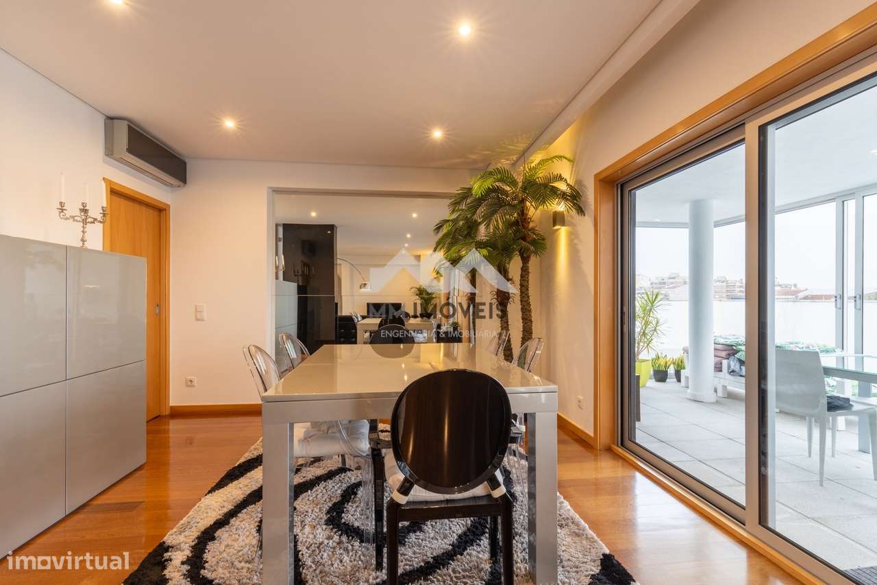 Penthouse T4 | 324m² | Terraço | 3 Frentes | Box 3 carros - Grande imagem: 4/48