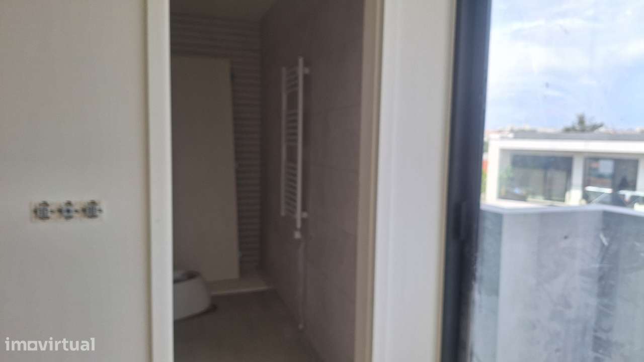 Apartamento T3 | 3 Suítes Varandas |Vista Rio Douro | Porto 2 Carros-12