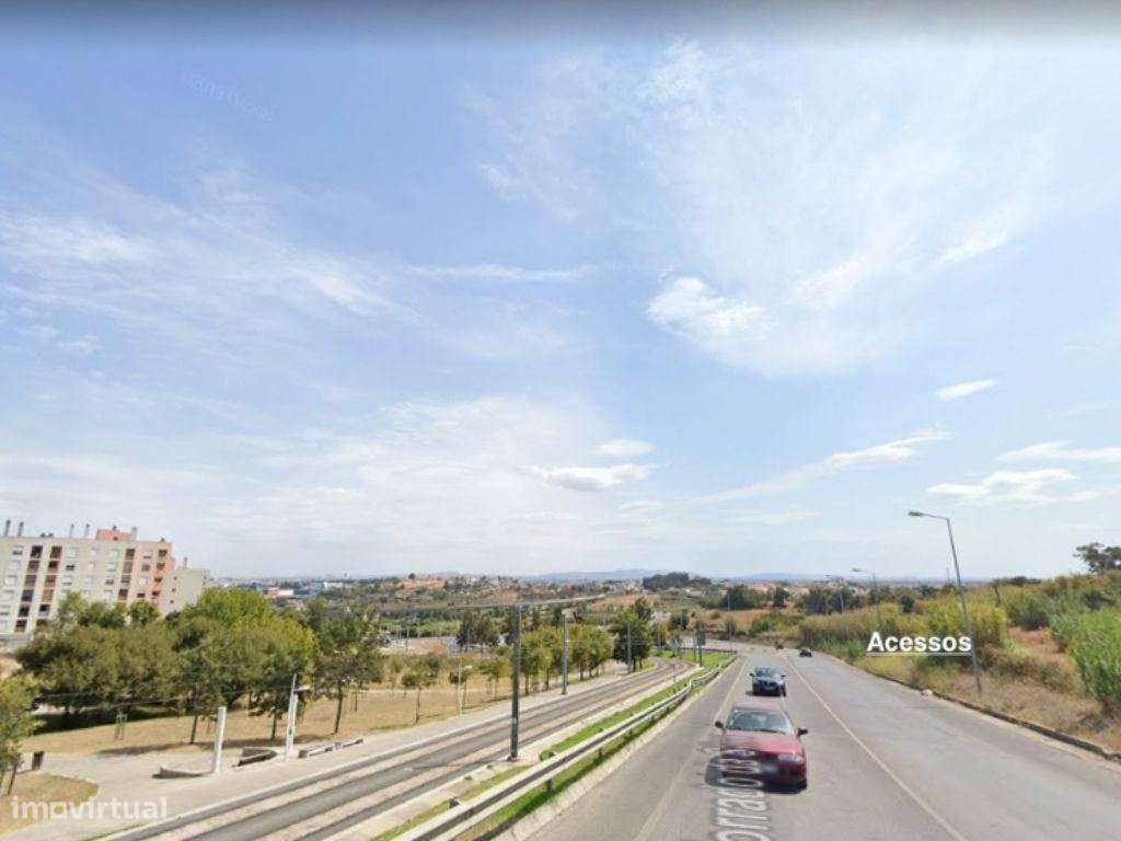 Terreno para construção com 8.800m2,  Monte Caparica perto de praias-9