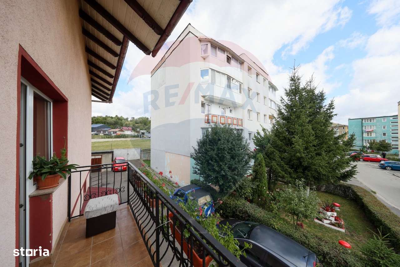 Vila de inchiriat în Zarnesti – locuinta, afacere sau ambele - Imagine principală: 2/20