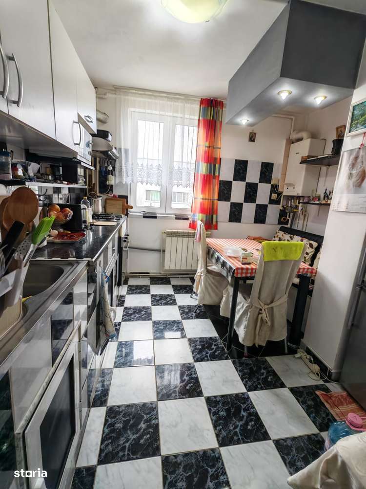 Apartament 3 camere Trivale, etaj 3, decomandat, centrala proprie - Imagine principală: 4/6