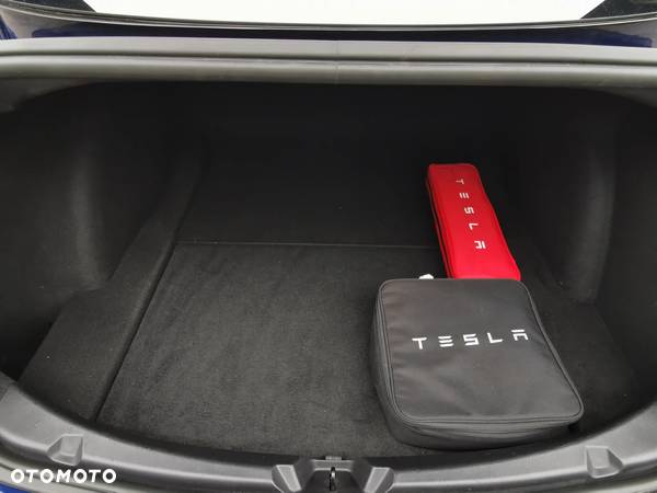 Tesla Model 3 Langstreckenbatterie Allradantrieb Dual Motor Performance - 34