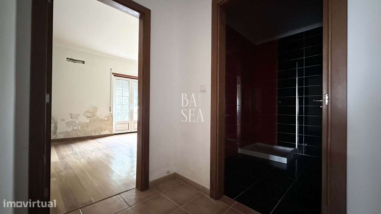 Quinta com 3 Habitações 2 Armazéns e 1 ha de Vinha em Barbeita Monção.-13