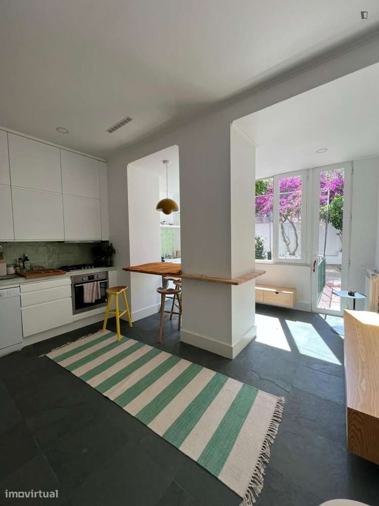 Quarto - localizado em Penha Lisbon - Grande imagem: 4/10