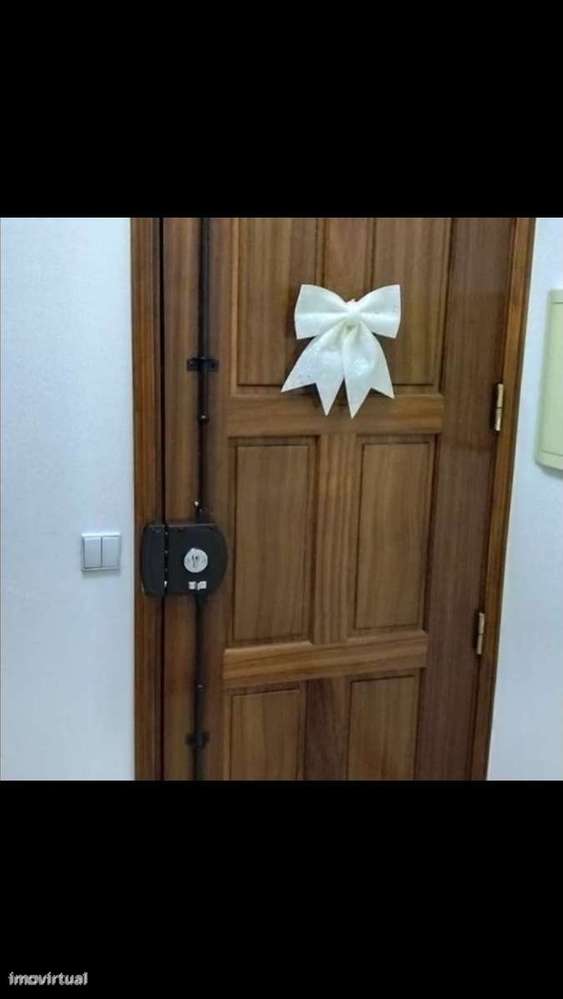 LUXUOSA PENTHOUSE  MOBILADA (T4/ 3BANHOS )AO LADO LIS & ALDI/ ELEVADOR - Grande imagem: 2/54