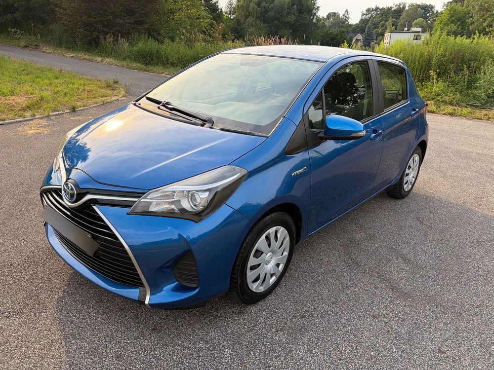 Toyota Yaris III (2011-2019) Hybrid 100 Sol 2016