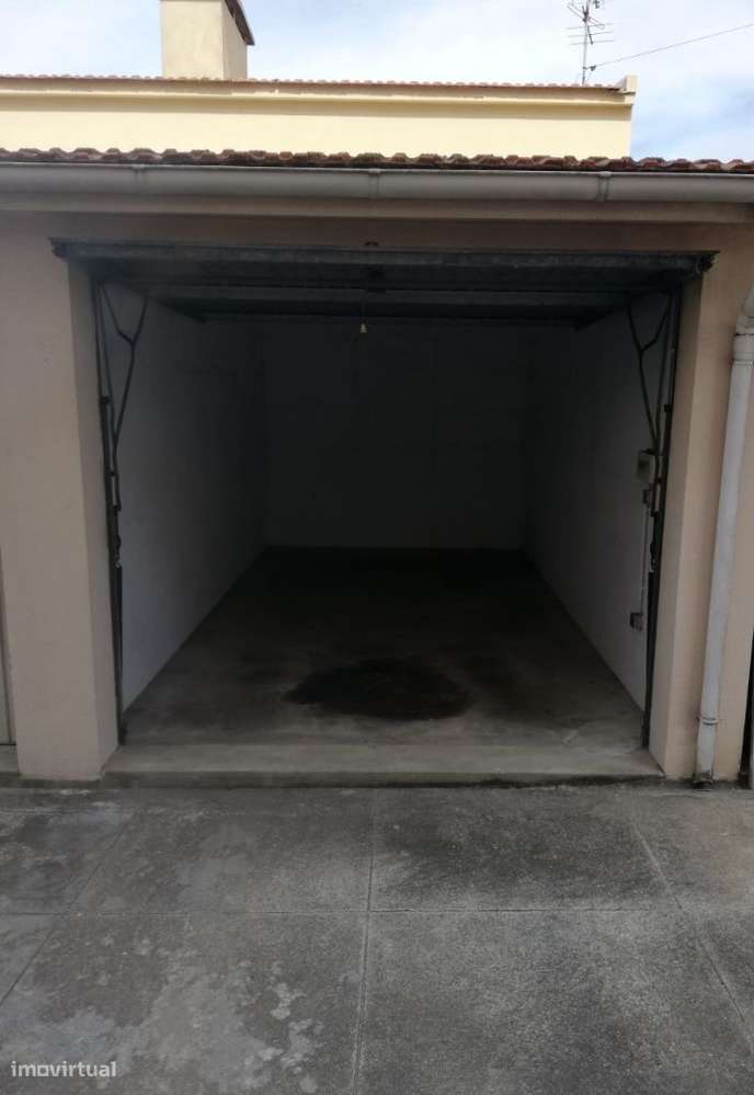 Garagem individual - V.N.Gaia - Oliveira do Douro - Rua de Pedreira - Grande imagem: 4/8