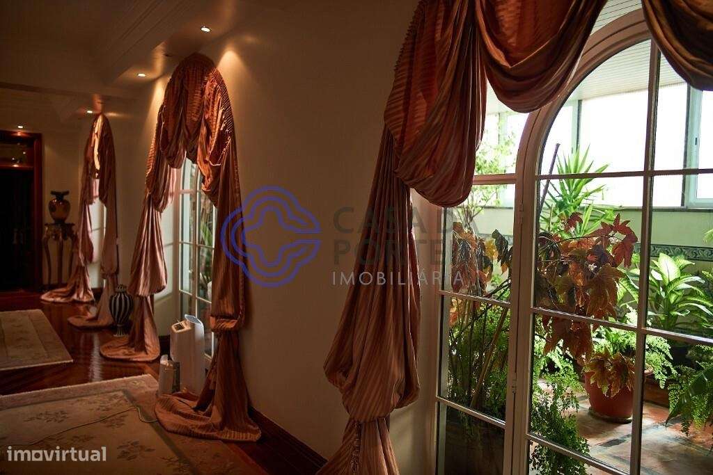 Luxuosa casa com 3 frentes, na rua principal da Praia da Vitória, ilha - Grande imagem: 4/10