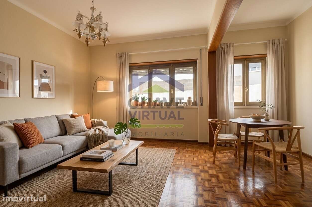 Moradia V3 com Terreno Urbano e Garagem - Seixal, Lourinhã-9