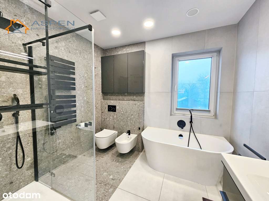 WYŁACZNOŚĆ  Piękny bliźniak, 2 łazienki, 4 sypialnie, garaż, pralnia-9