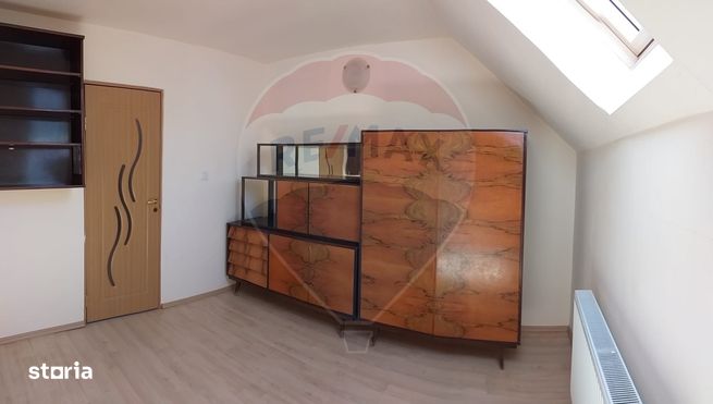 Casă / Vilă cu 5 camere de vânzare-14