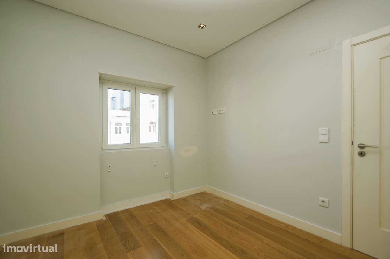 Aluga-se Apartamento T3 na Rua Latino Coelho, em Lisboa - Grande imagem: 5/16