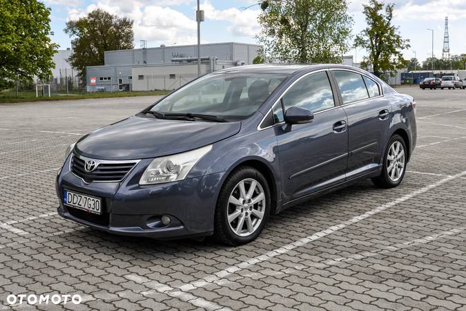 Toyota Avensis - 1