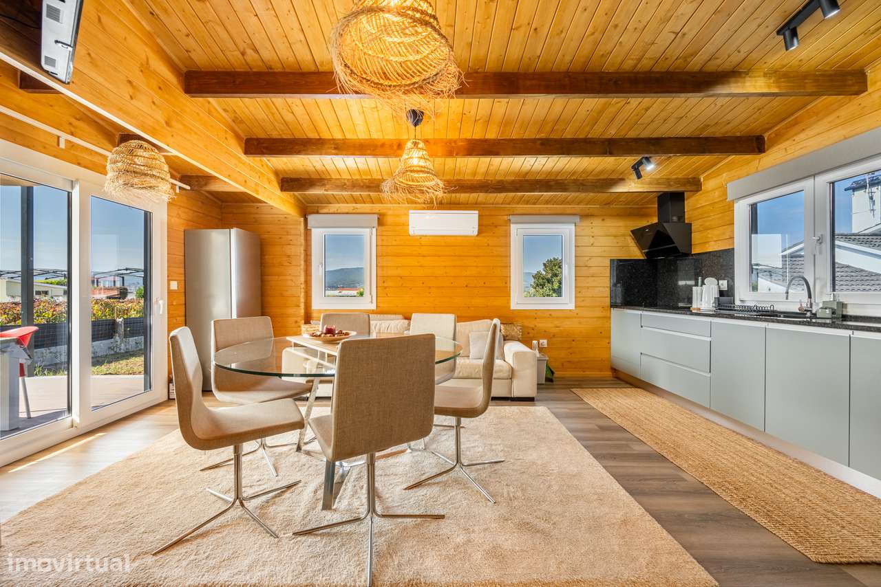 Moradia individual T2 térrea com piscina-13