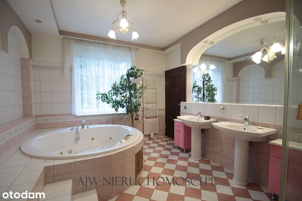 Rezydencja w Izabelinie C z basenem i sauną-10