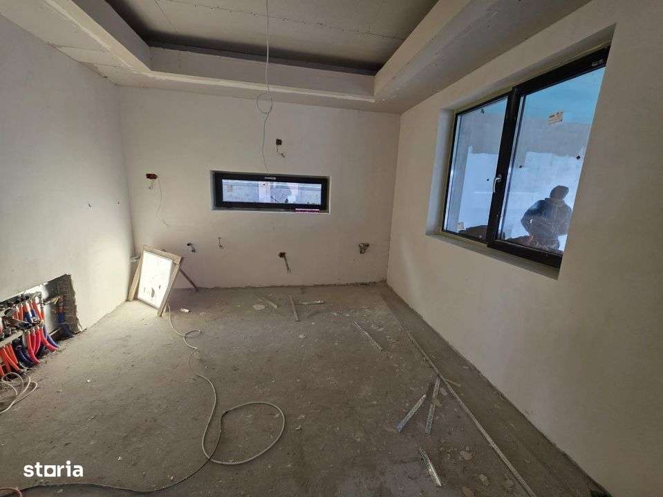 Vila exclusivista cu piscina langa lac. Acasa ca in vacanta!-11