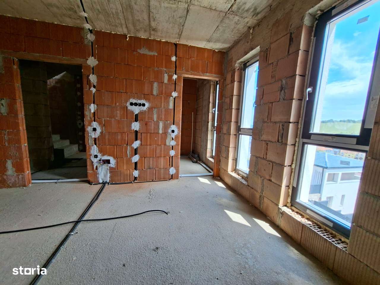 Casa Tip Duplex De Vanzare In Floresti-3