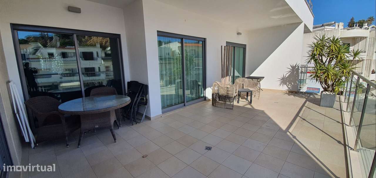 Apartamento na praia com varanda garagem e piscina-10