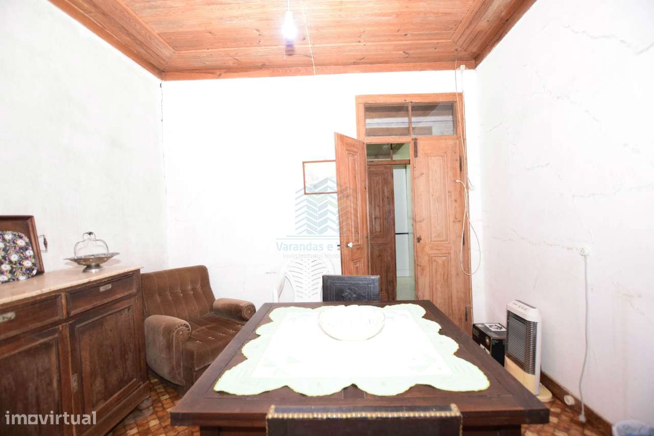 Moradia T7 com Garagem e Armazém - Alcorochel - Torres Novas-30