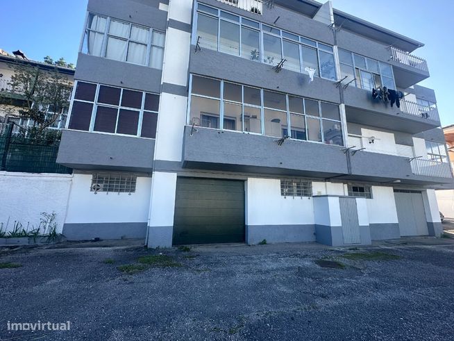 Vendo Armazem junto ao Seminario em Leiria-12