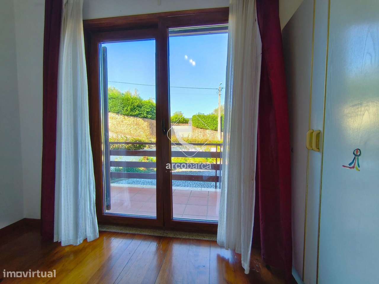 Moradia T3 terreno de 1.500 m2, apartº T1 independente e licença de AL-18
