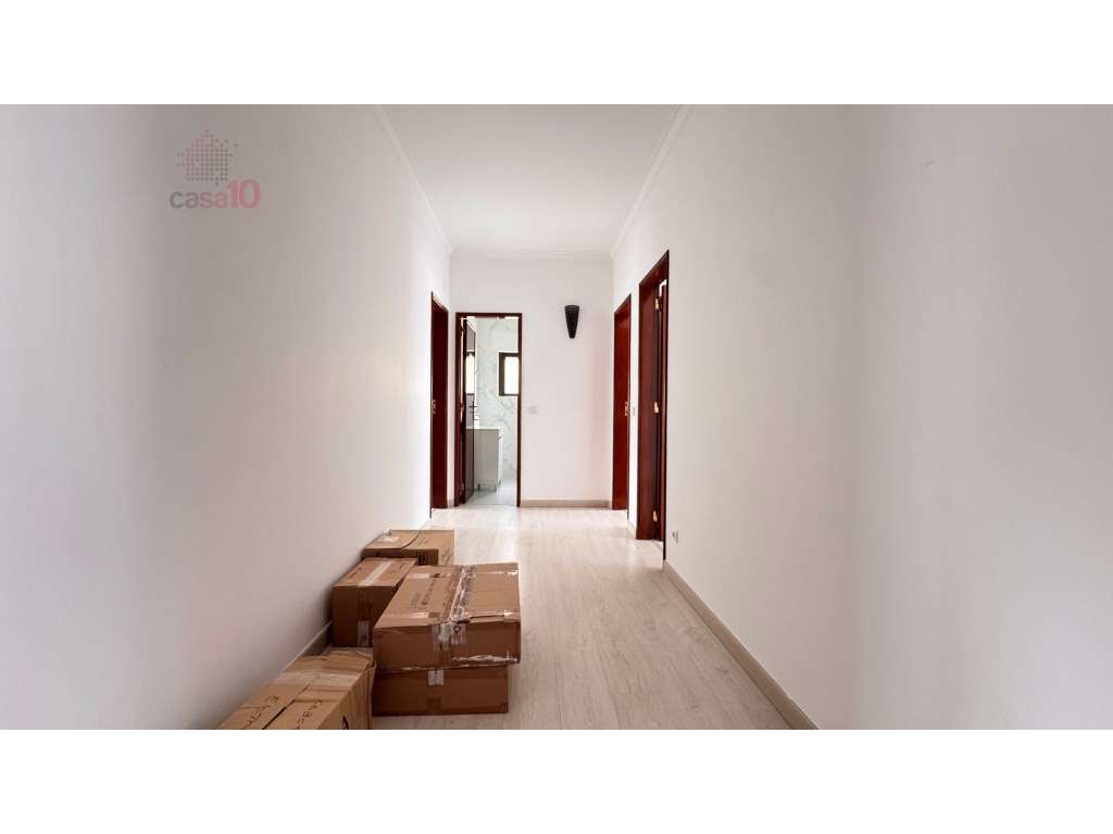 Apartamento T3+2 renovado para venda no Alto do Moinho, Corroios - Grande imagem: 5/16