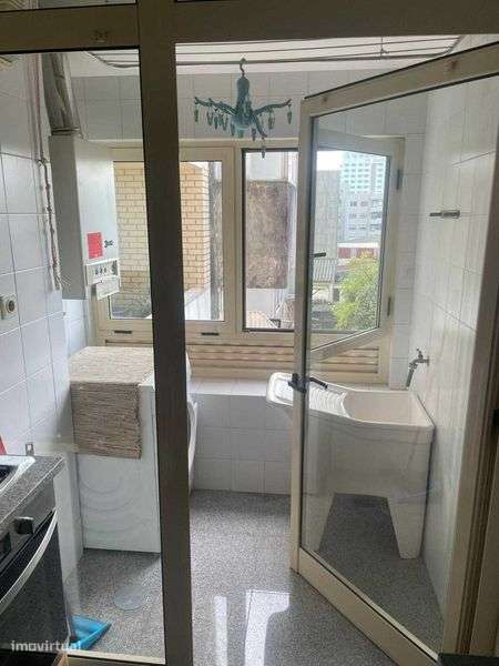 T2 Mobilado com Garagem – Campo Alegre, Porto – 77 m² - Grande imagem: 5/12