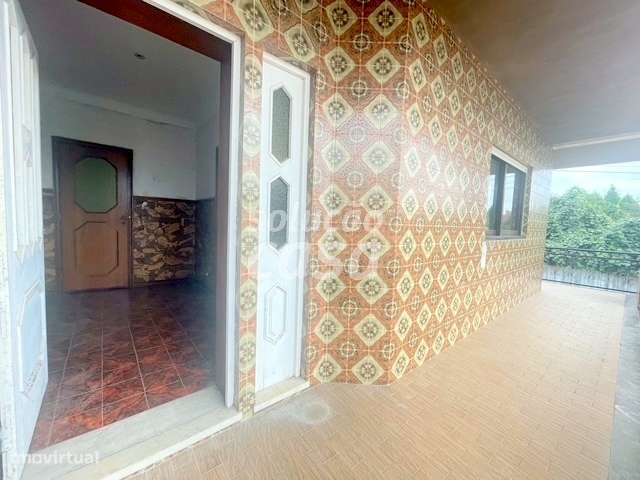 Moradia Isolada T4 para REMODELAR, com 2860m2 de Terreno!-2