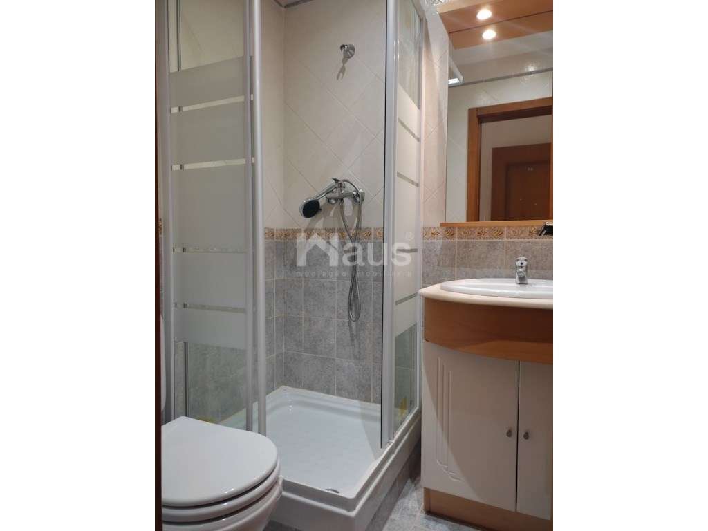 Duplex T2+1 com varandas e parqueamento-9