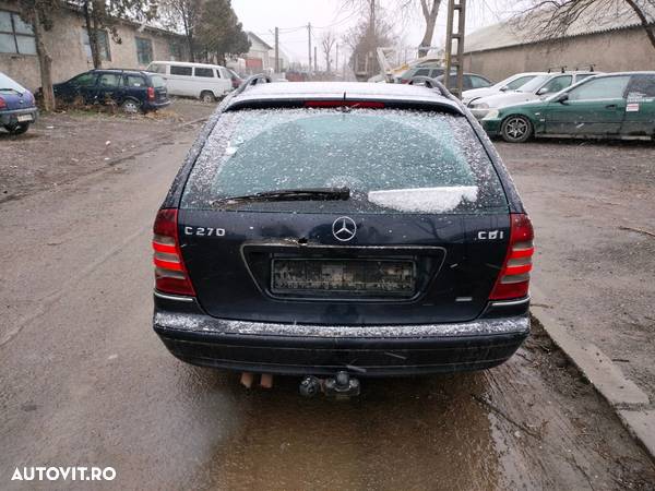 Dezmembrari  Mercedes-Benz C-CLASS (W203)  2000  > 2007 C 270 CDI (20 - 4