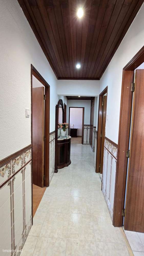 T3 Santo António dos Cavaleiros | Excelente relação espaço/preço - Grande imagem: 2/16