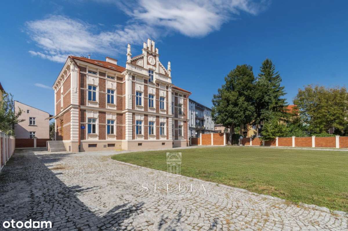 Unikatowa kamienica nad Sanem-0