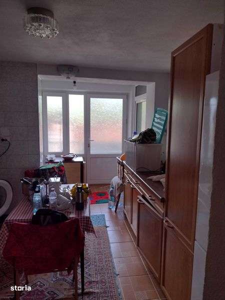 Vanz. Casa 373 mp, 2000 mp teren 6 km Rm Valcea (Gura Vaii), la DN7 - Imagine principală: 5/8