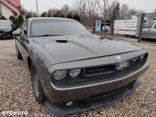 Dodge Challenger - 10