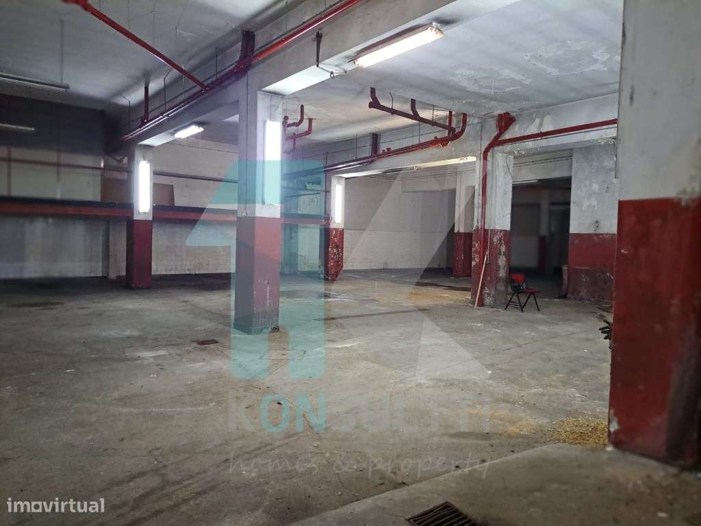 Garagem / Armazém - Centro do Porto - Grande imagem: 2/4