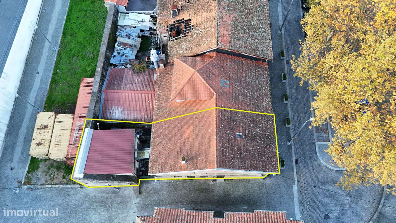 Edifício para Recuperação em Viseu - Oportunidade Única-1