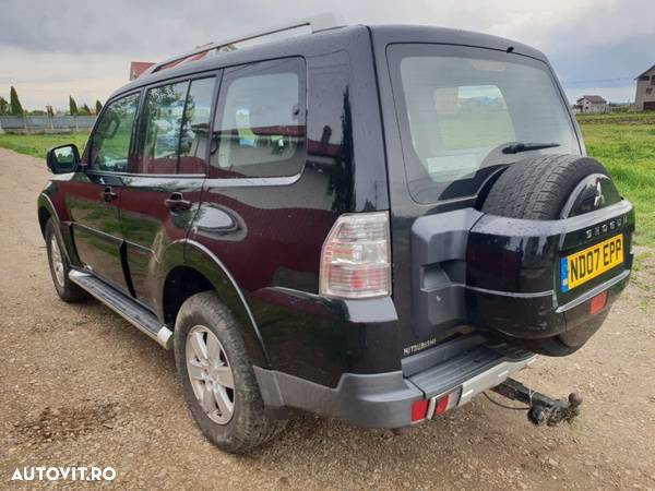 bara fata spate armatura grila capota trager calandru haion portbagaj aripa stop far stanga dreapta Mitsubishi Pajero 4 motor 3.2Di-D cod 4m41 160CP dezmembrez dezmembrari piese SHOGUN pinin - 3